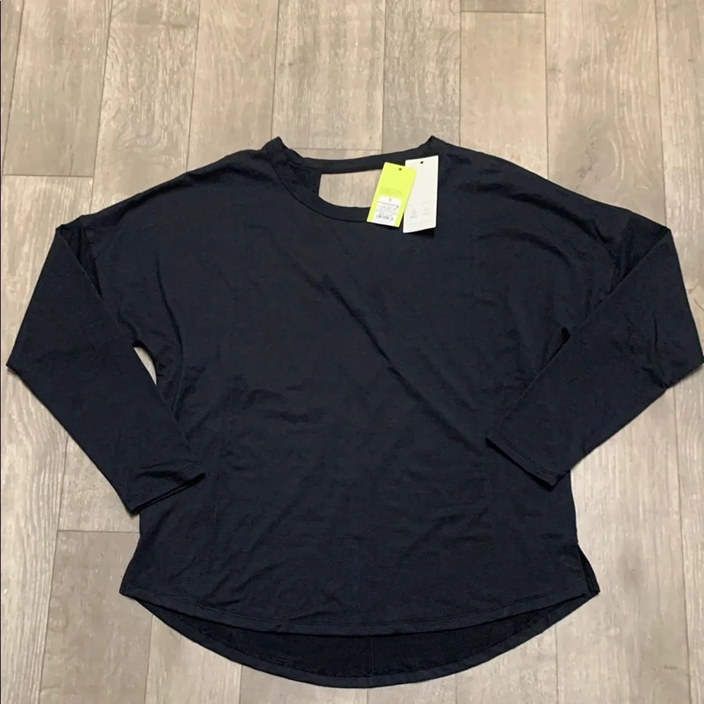 NWT All In Motion Relaxed Fit Athletic Black Performance Long Sleeve Top Shirt‎